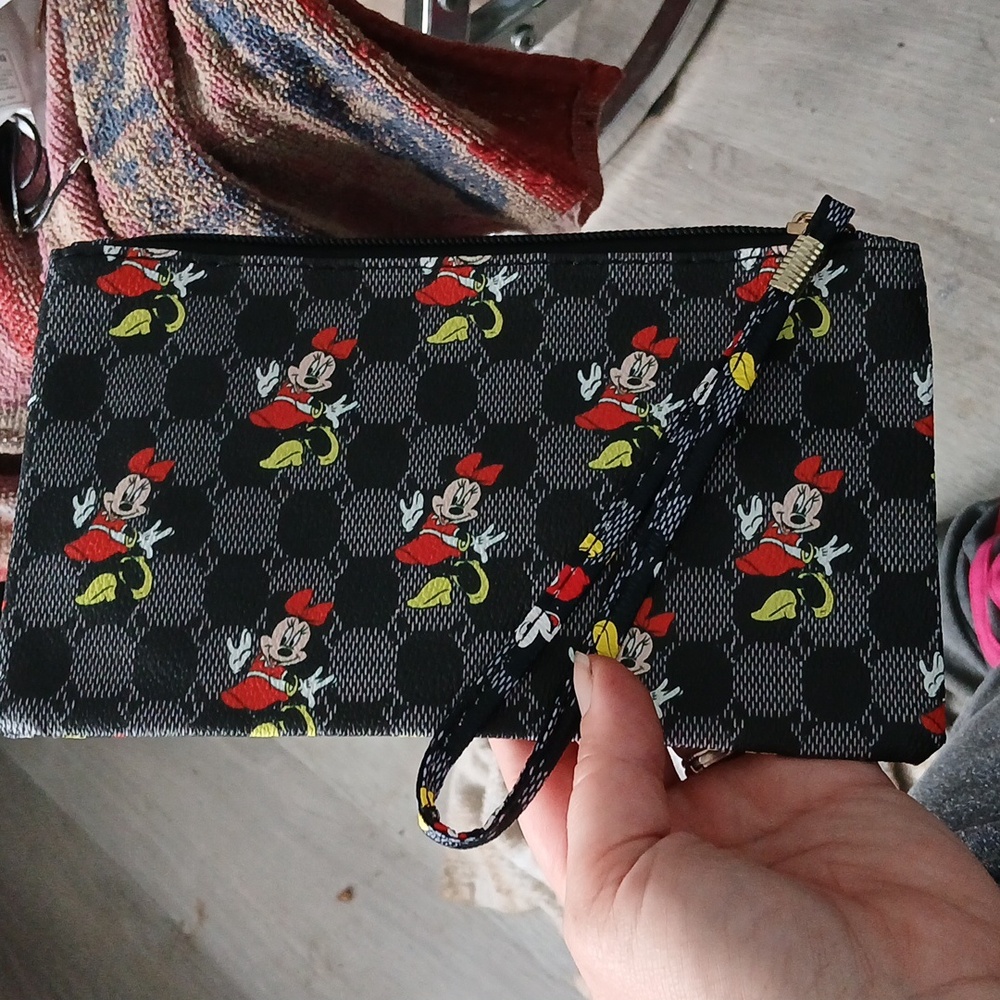 Minnie wristlet